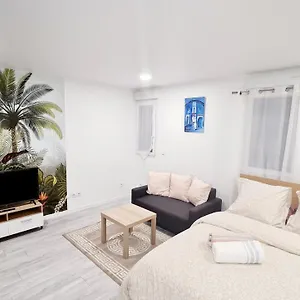 Lumineux Avec Parking Appartement